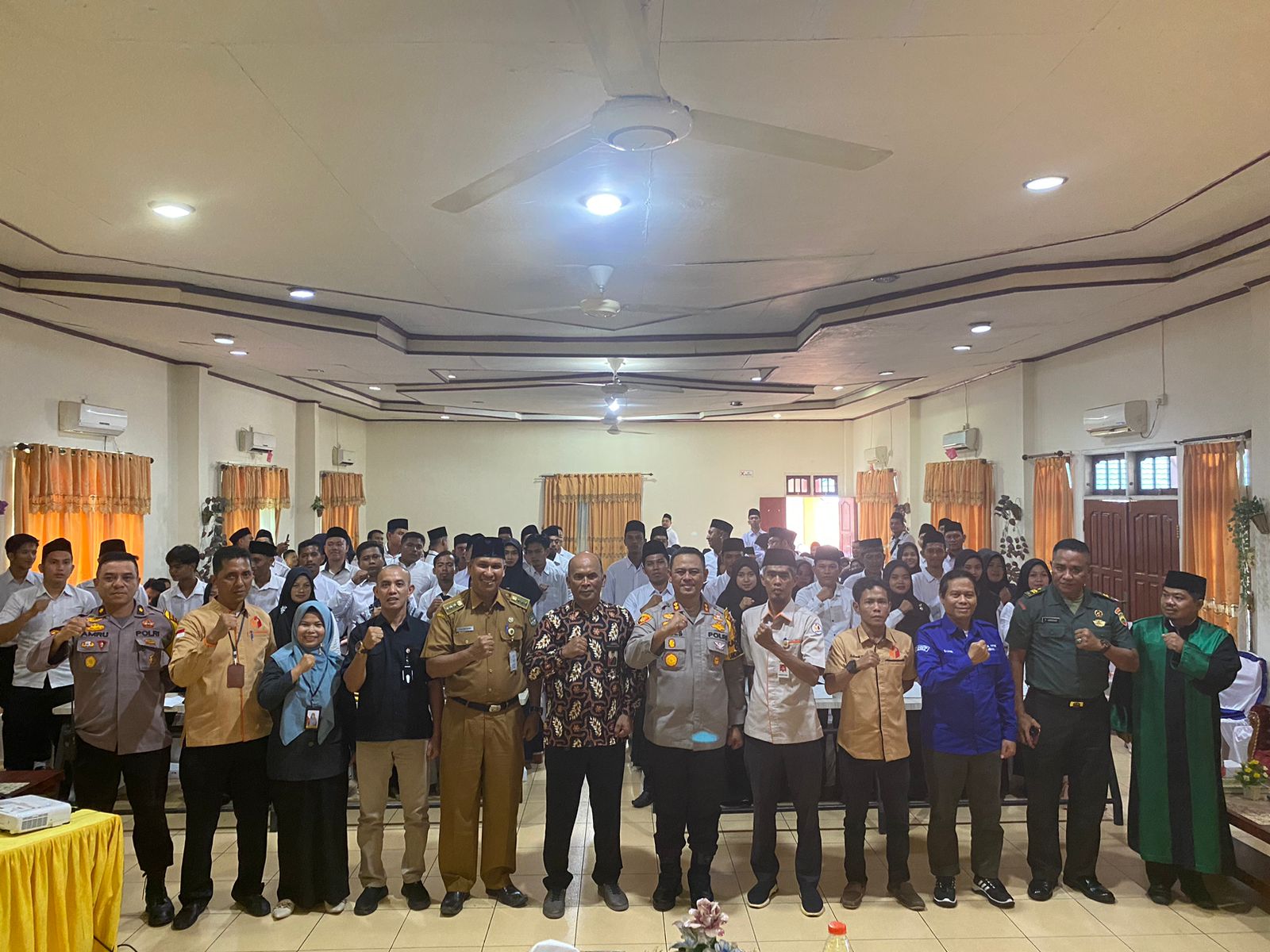 Kapolres Rokan Hulu AKBP Budi Setiyono, S.I.K, M.H;Lantik Dan Ambil Sumpah 165 Pengawas TPS